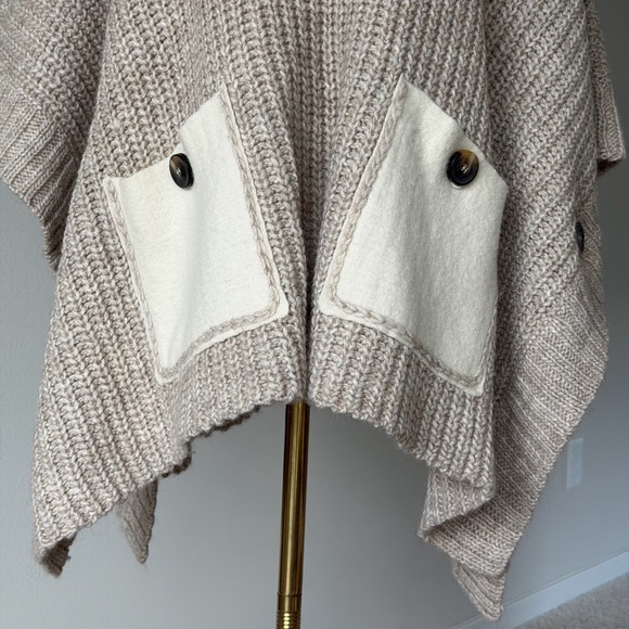 Moth Westwind Wool Alpaca Oatmeal Knit Poncho Sweaters with Pockets - Picture 4 of 15